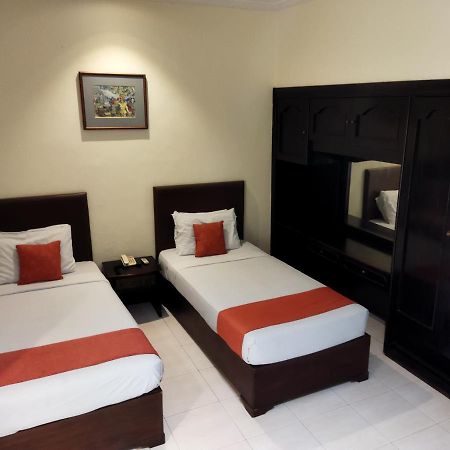 Hotel Montana Dua Malang Esterno foto