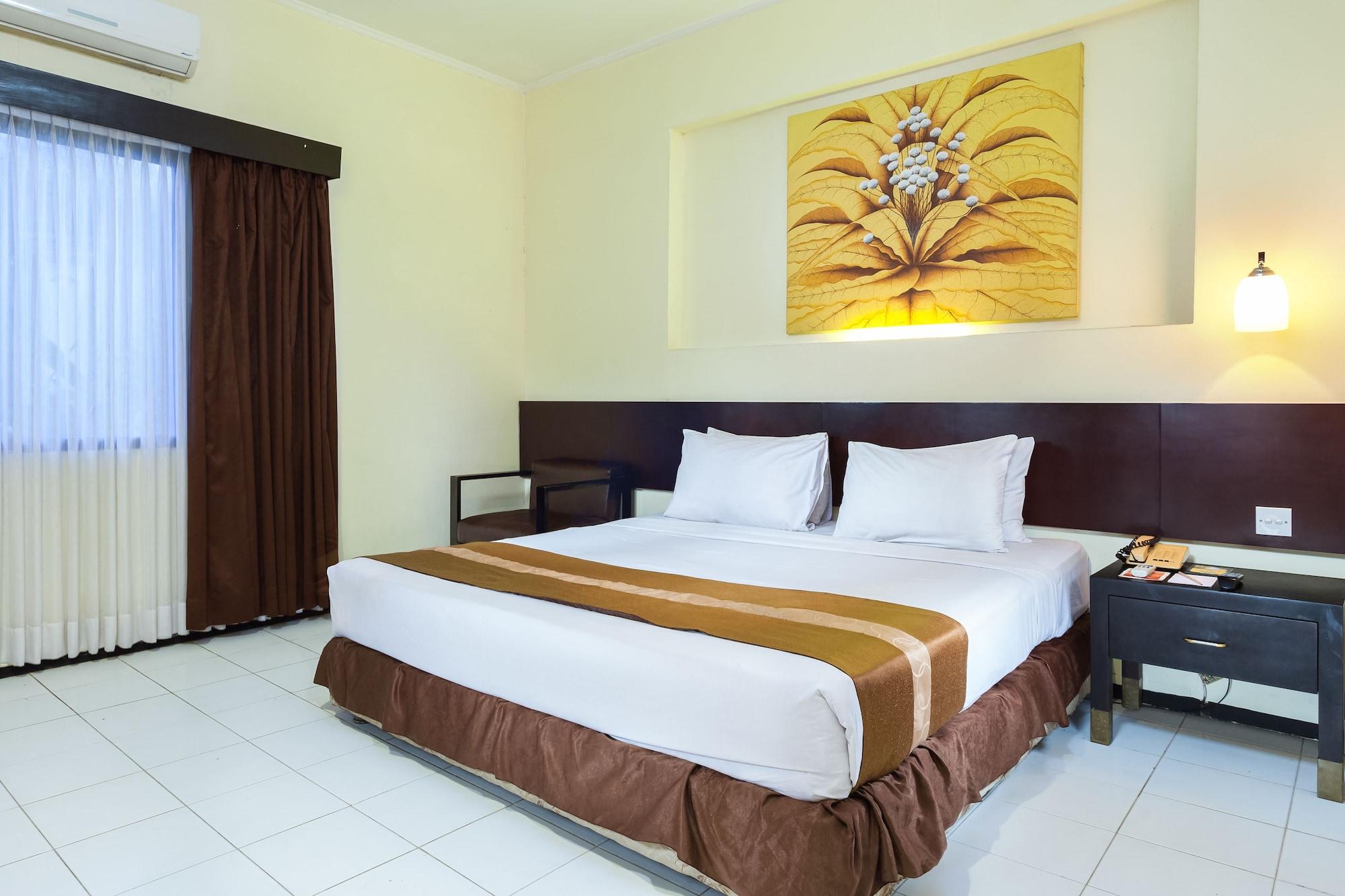 Hotel Montana Dua Malang Esterno foto
