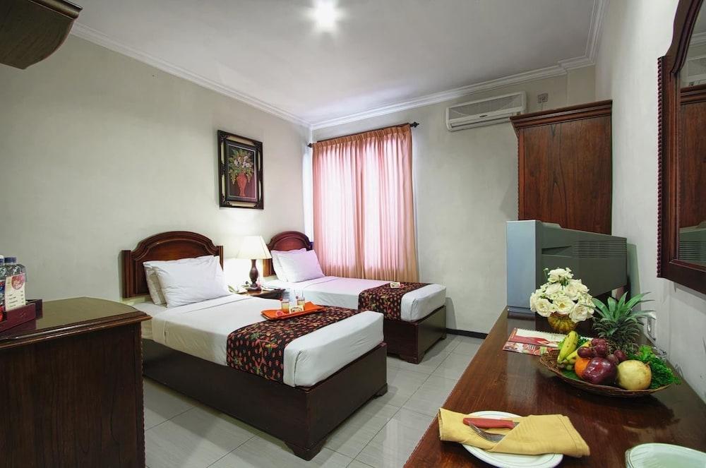 Hotel Montana Dua Malang Esterno foto