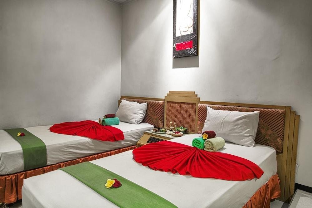 Hotel Montana Dua Malang Esterno foto