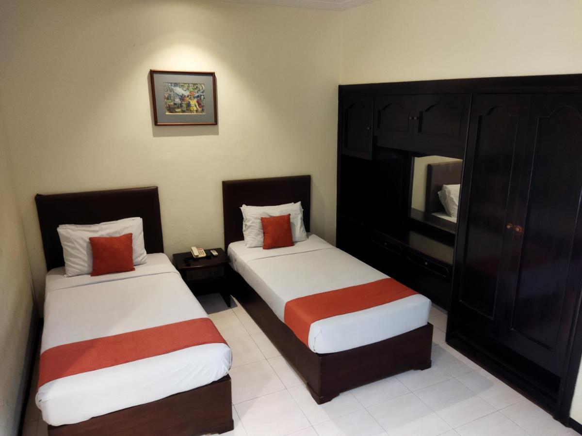 Hotel Montana Dua Malang Esterno foto