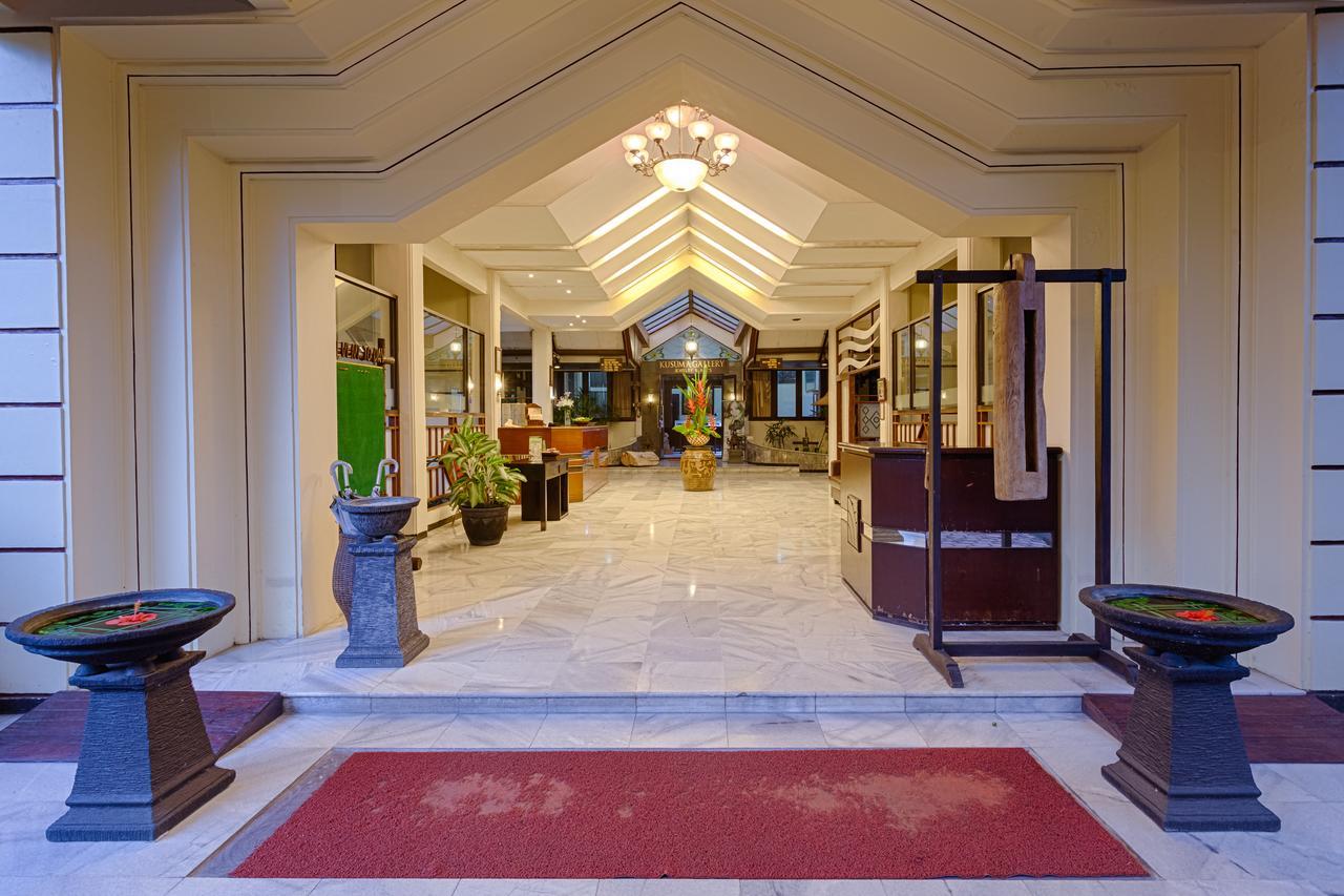 Hotel Montana Dua Malang Esterno foto