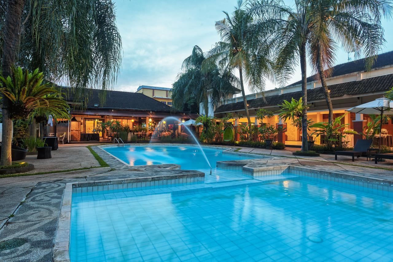 Hotel Montana Dua Malang Esterno foto