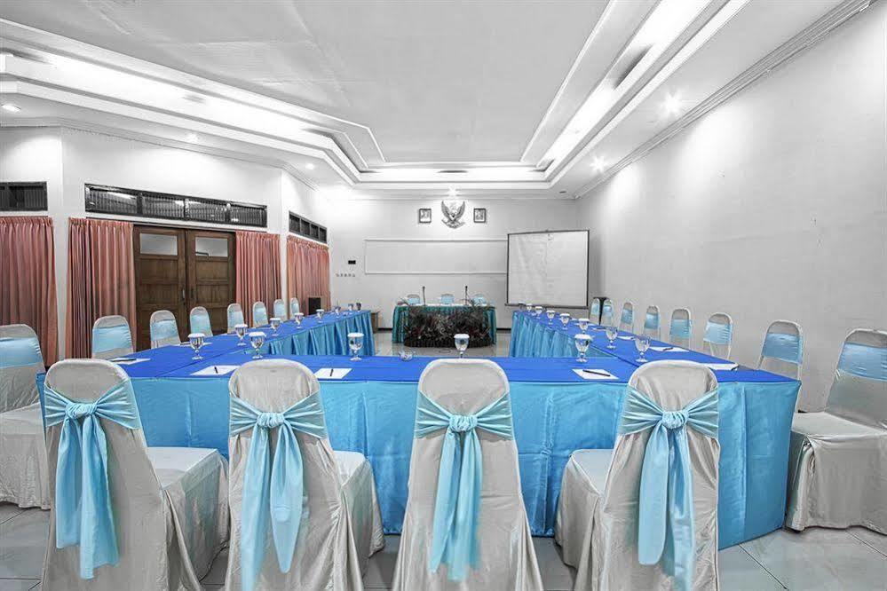 Hotel Montana Dua Malang Esterno foto