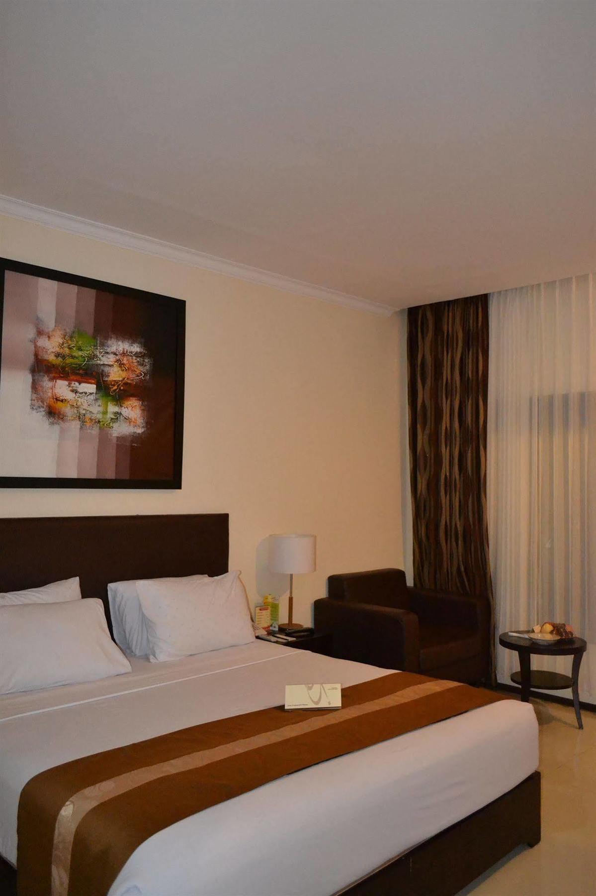 Hotel Montana Dua Malang Esterno foto