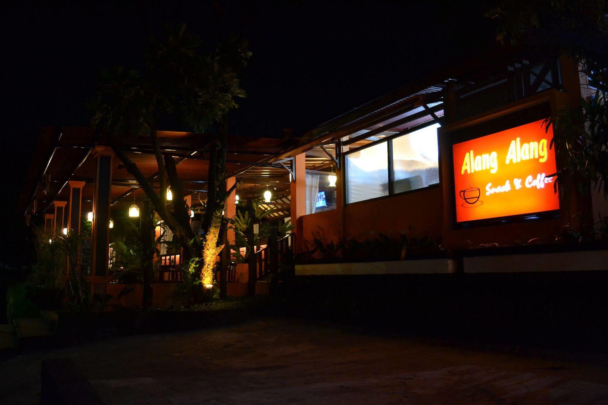 Hotel Montana Dua Malang Esterno foto